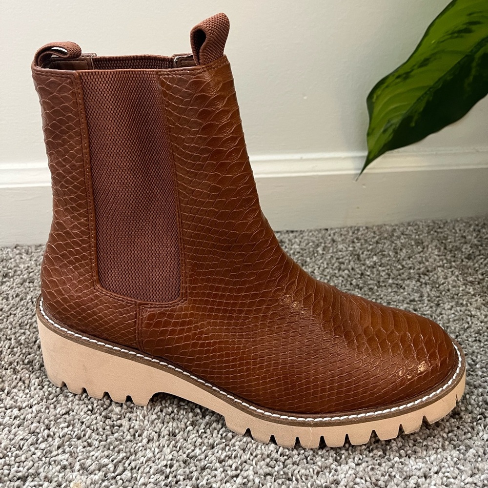 Coconuts by Matisse Chase Chelsea Boot cognac snakeskin lug sole size 9.5